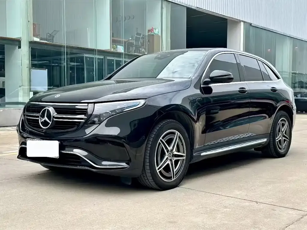 Mercedes-Benz EQC — фото 1