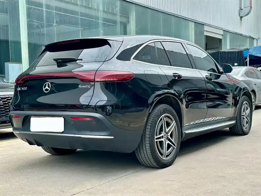 Mercedes-Benz EQC — фото 7