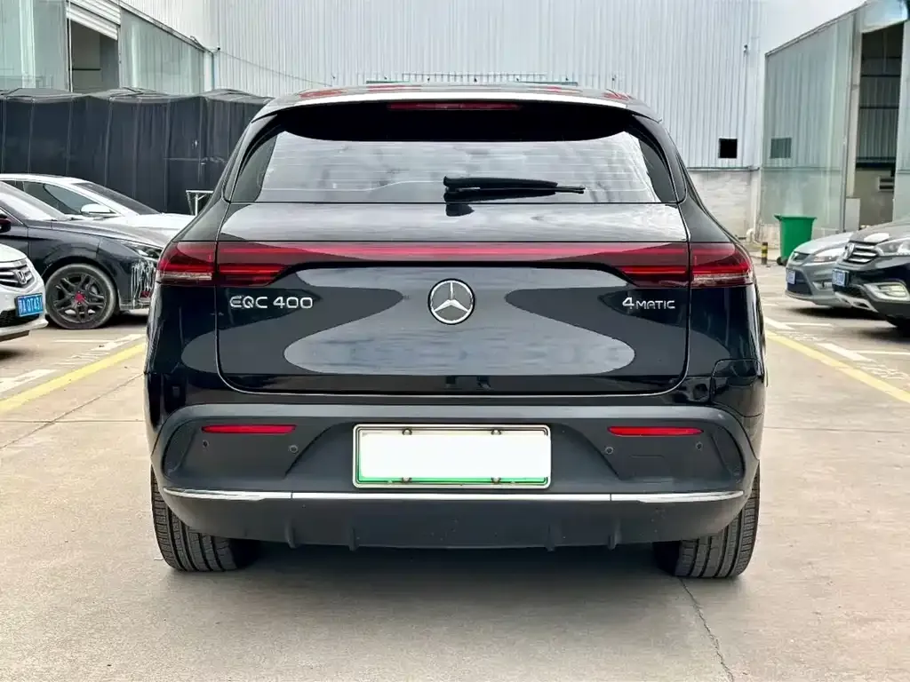 Mercedes-Benz EQC — фото 8