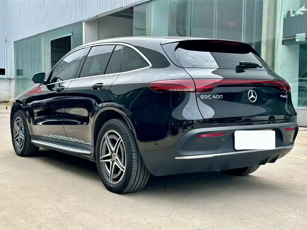 Mercedes-Benz EQC — фото 9