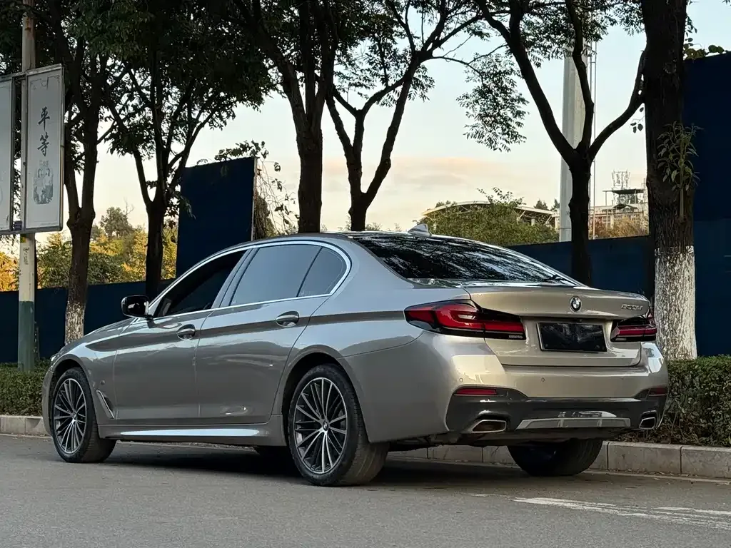 BMW 5 Series — фото 4
