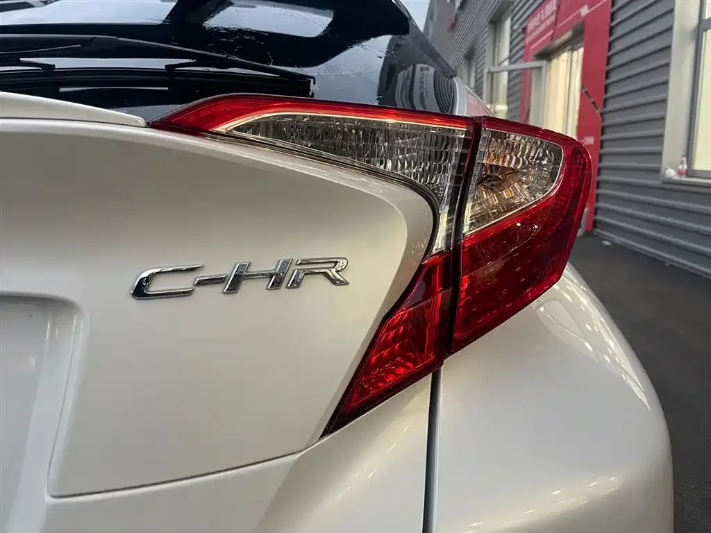Toyota C-HR — фото 10