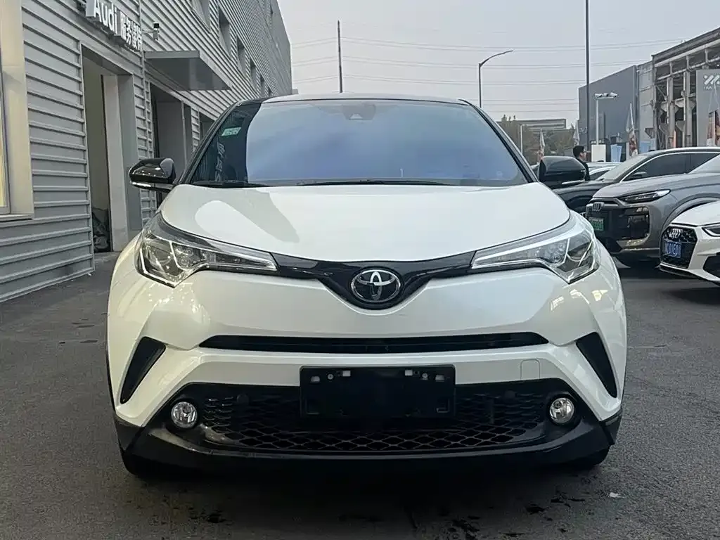 Toyota C-HR — фото 2