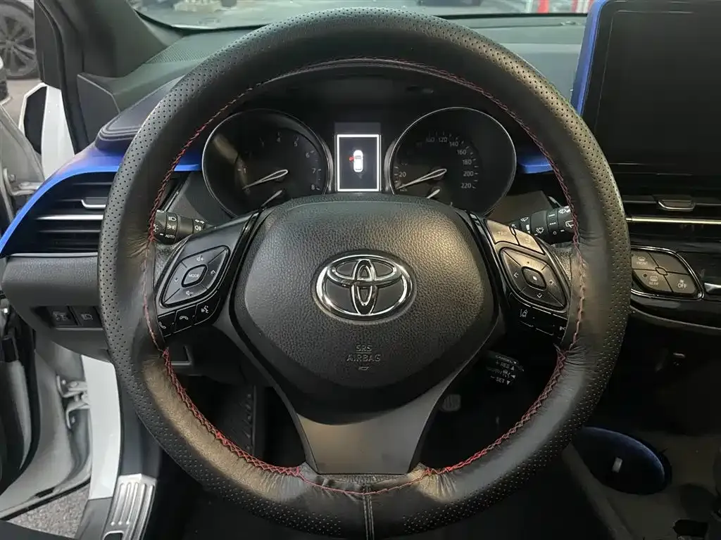 Toyota C-HR — фото 6