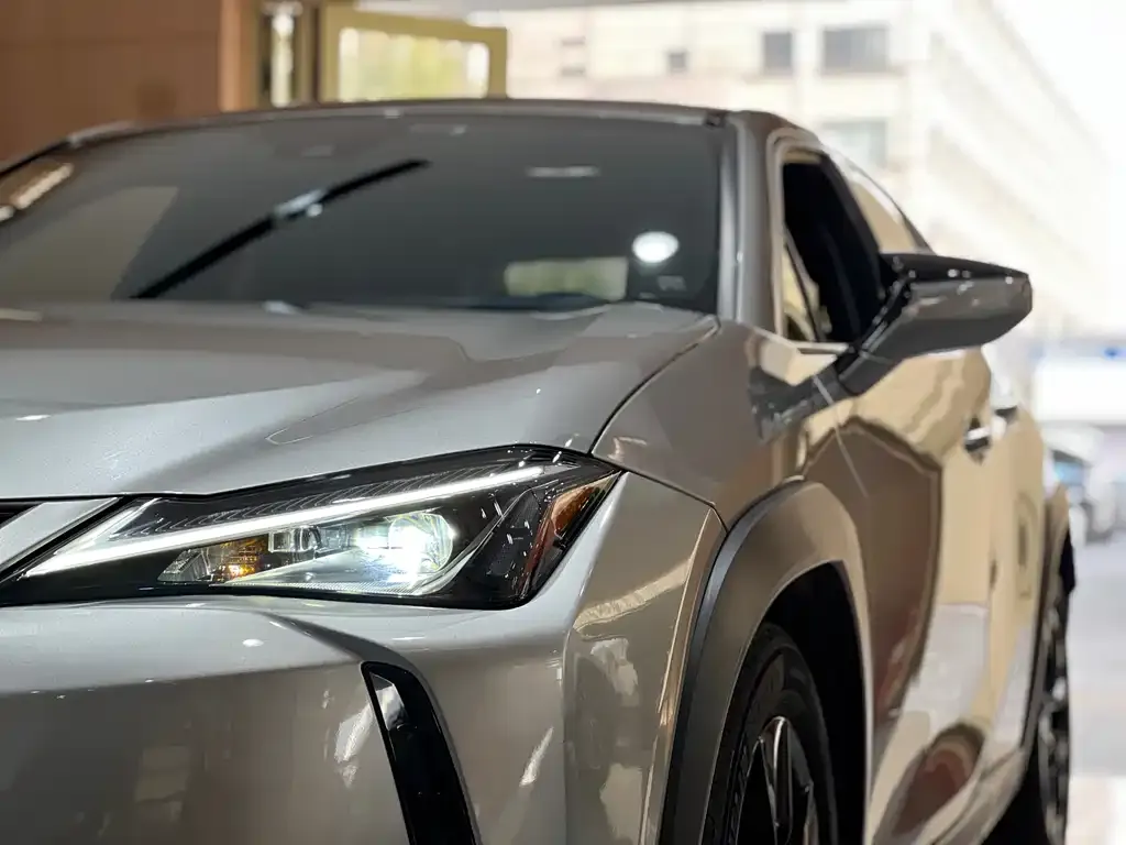 Lexus UX — фото 10