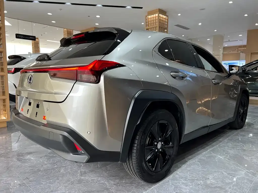 Lexus UX — фото 7
