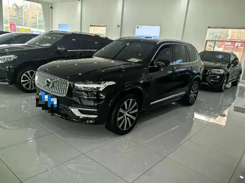 Volvo XC90 — фото 1