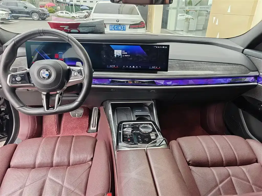 BMW 7 Series — фото 6