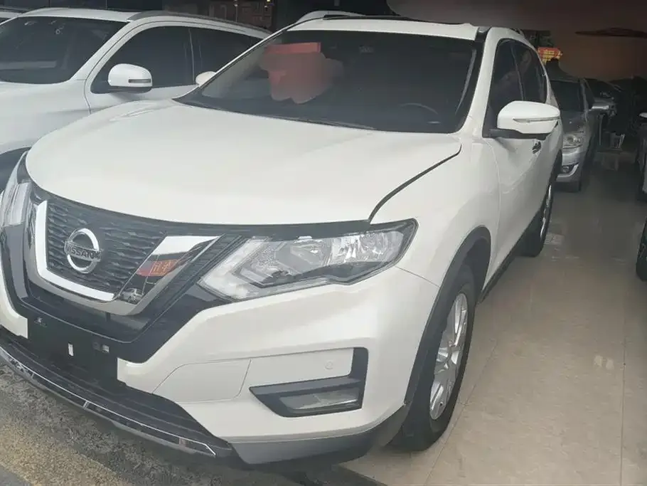 Nissan X-Trail — фото 1