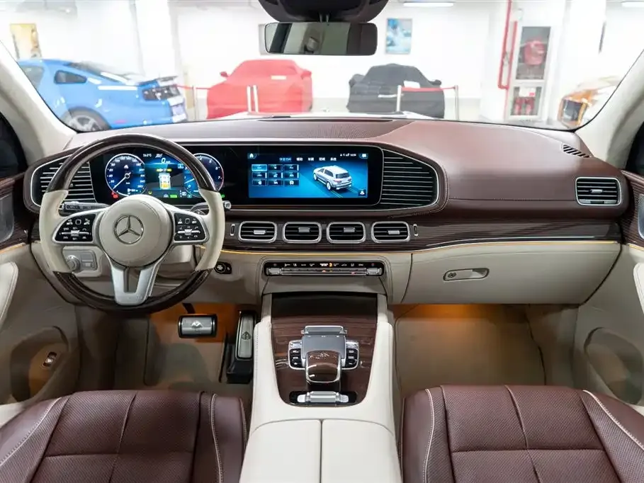 Mercedes-Benz GLS — фото 7