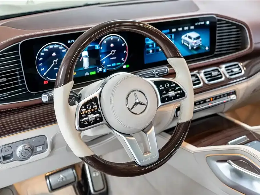 Mercedes-Benz GLS — фото 8