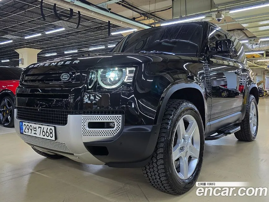 Land Rover Defender — фото 1