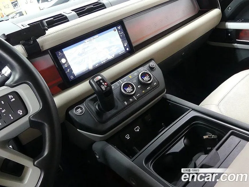 Land Rover Defender — фото 10