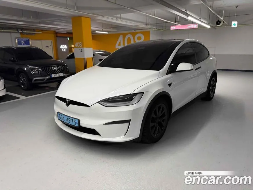 Tesla Model X — фото 1