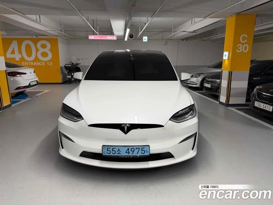 Tesla Model X — фото 3