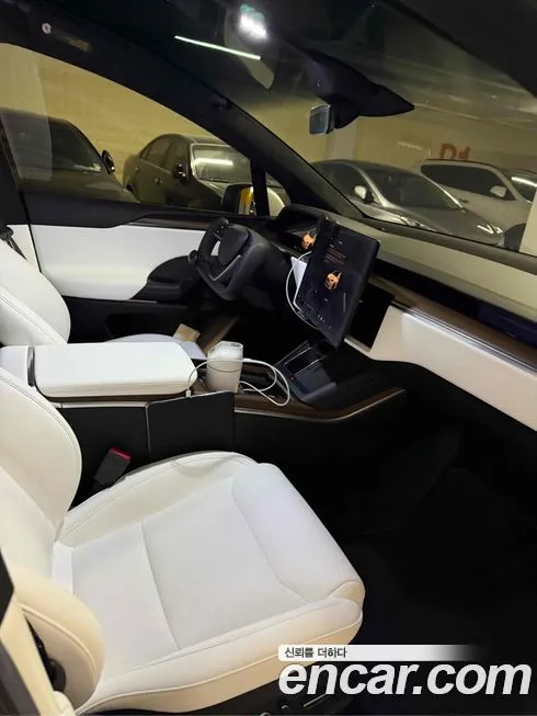 Tesla Model X — фото 9