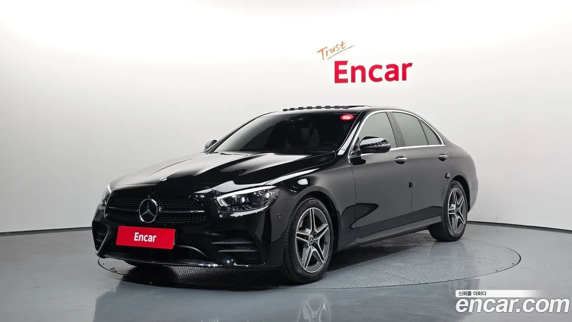 Mercedes-Benz E-Class — фото 1