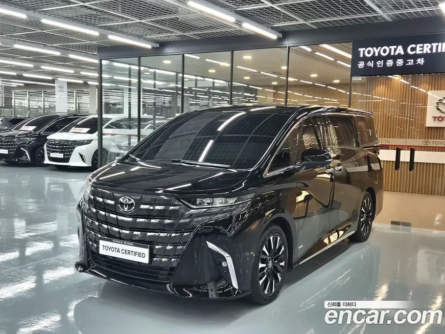 Toyota Alphard — фото 1