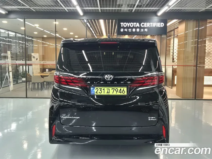 Toyota Alphard — фото 4