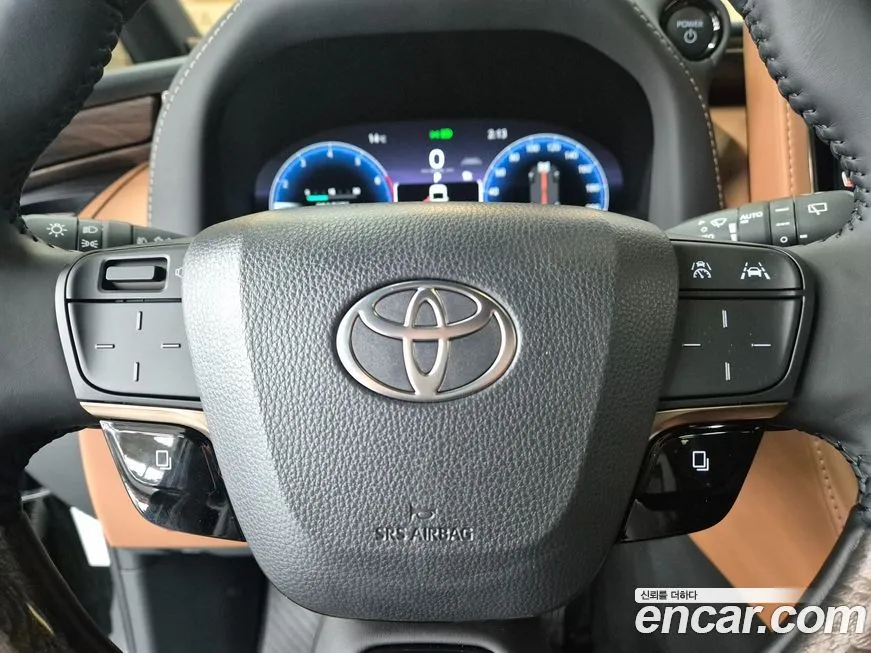 Toyota Alphard — фото 6
