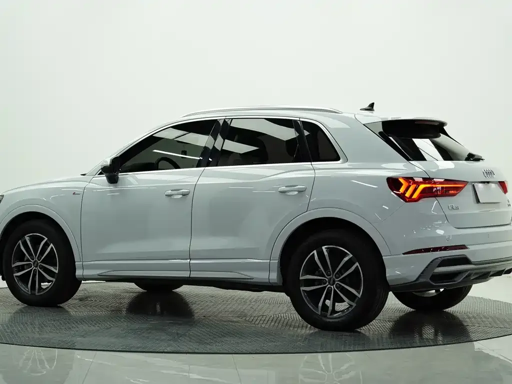 Audi Q3 — фото 3