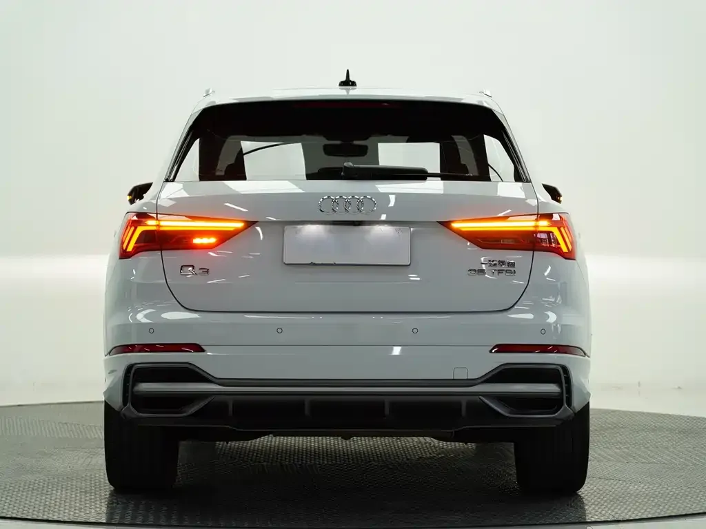 Audi Q3 — фото 4