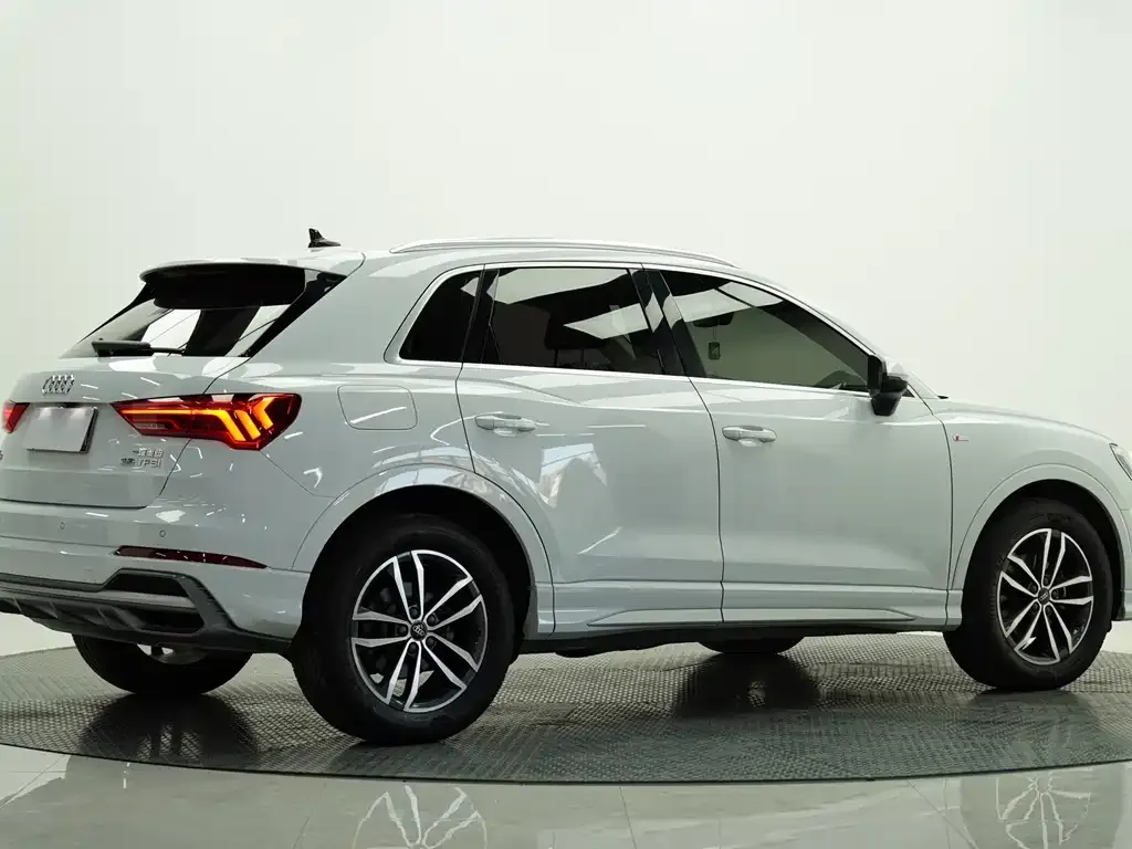 Audi Q3 — фото 5