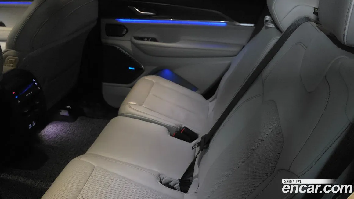 Jeep Cherokee — фото 10