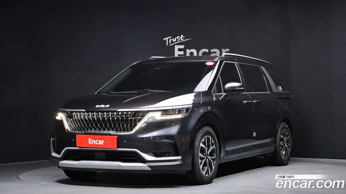 Kia Carnival — фото 1