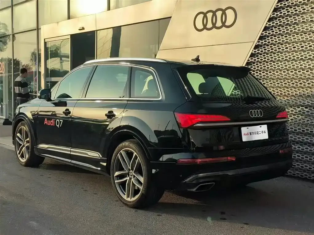 Audi Q7 — фото 5
