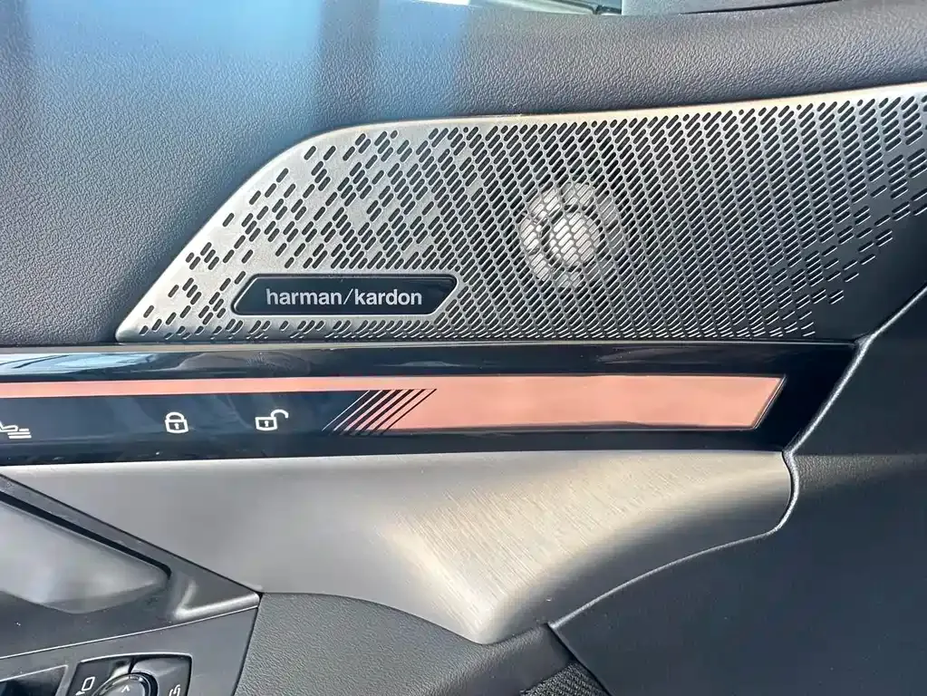 BMW i5 — фото 10