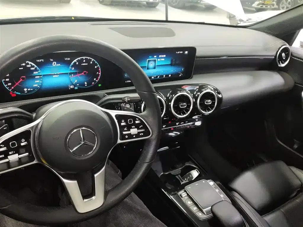 Mercedes-Benz A-Class — фото 10