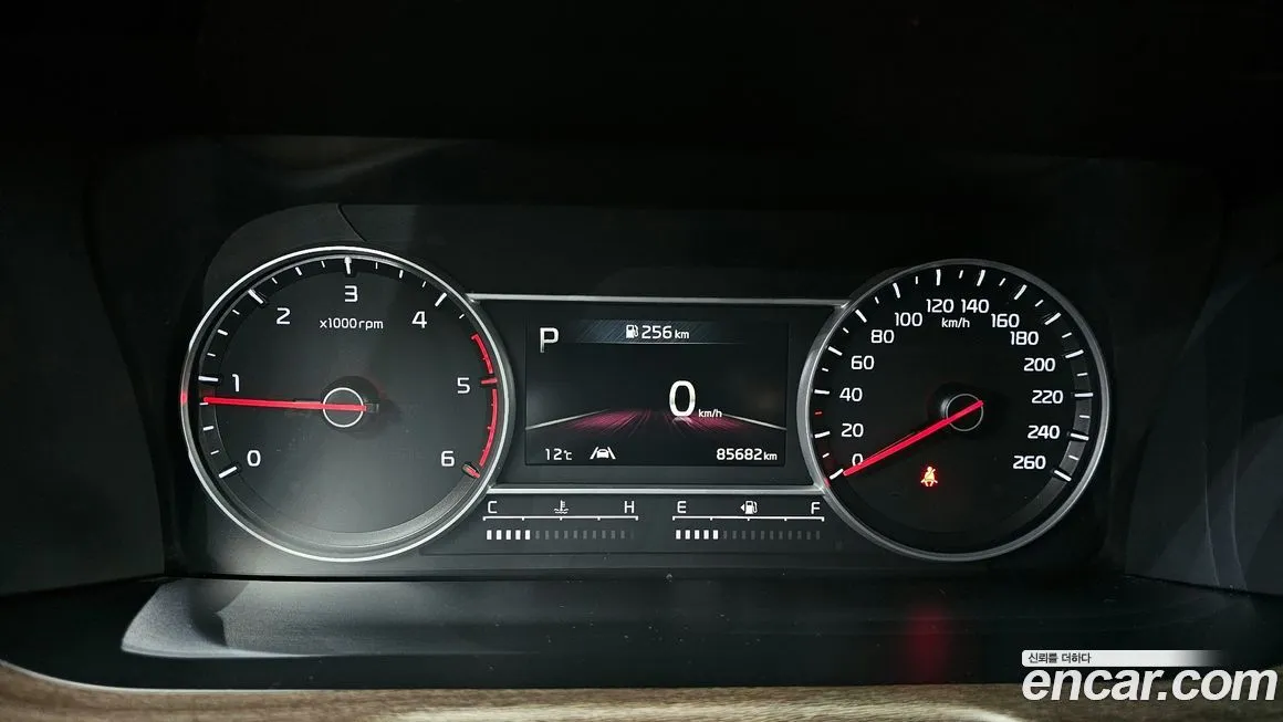 Kia Sorento — фото 8