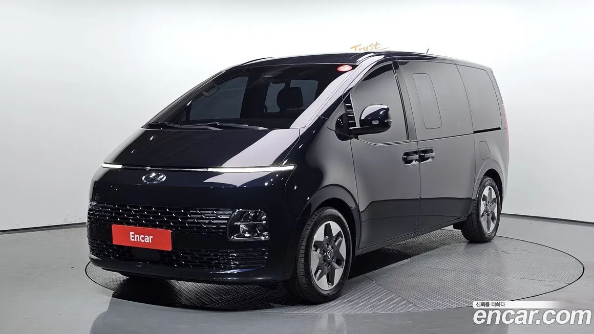 Hyundai Staria — фото 1