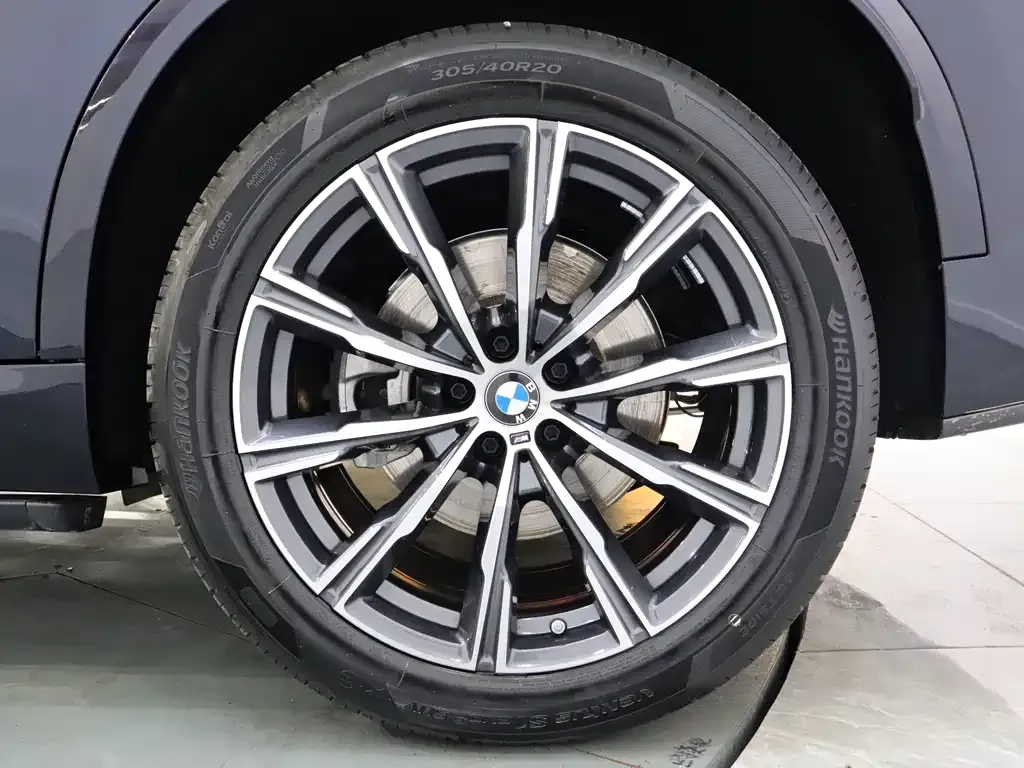 BMW X5 — фото 9
