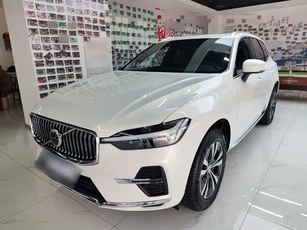 Volvo XC60 — фото 1