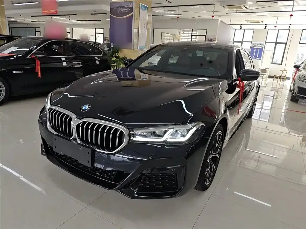 BMW 5 Series — фото 1