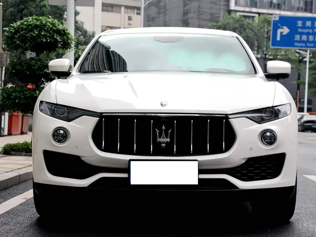 Maserati Levante — фото 2