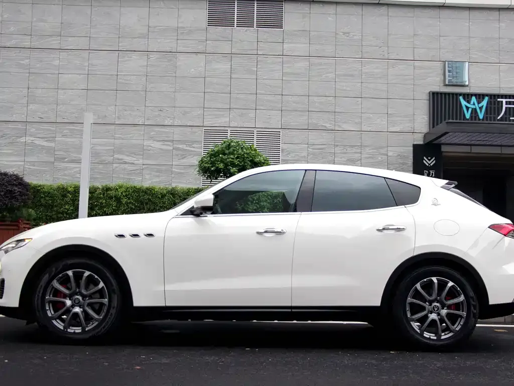 Maserati Levante — фото 3