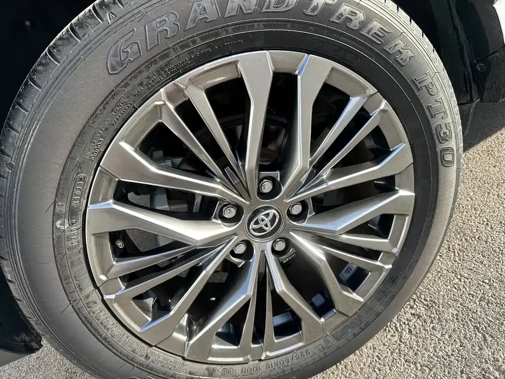 Toyota Wildlander — фото 10