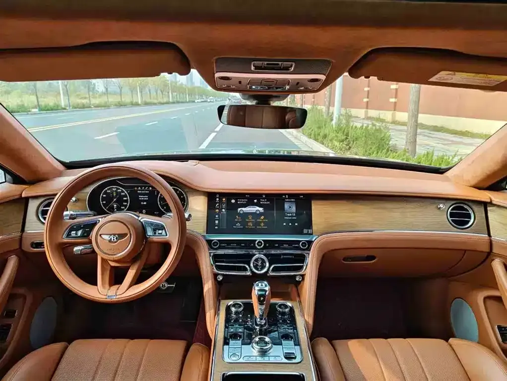 Bentley Flying Spur — фото 10