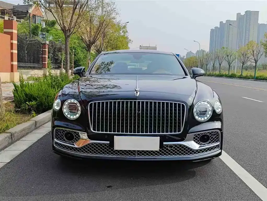Bentley Flying Spur — фото 2