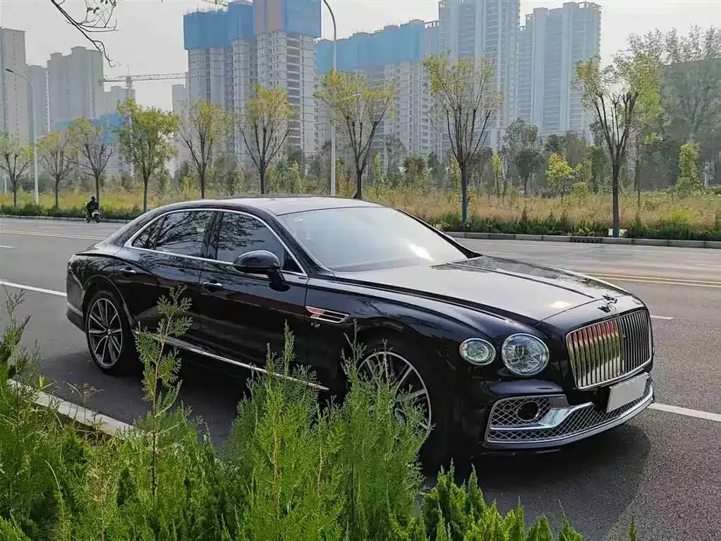 Bentley Flying Spur — фото 3