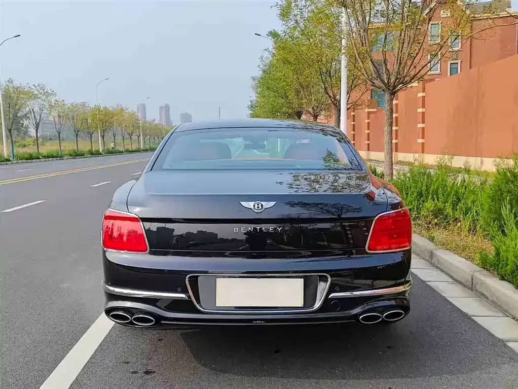 Bentley Flying Spur — фото 5