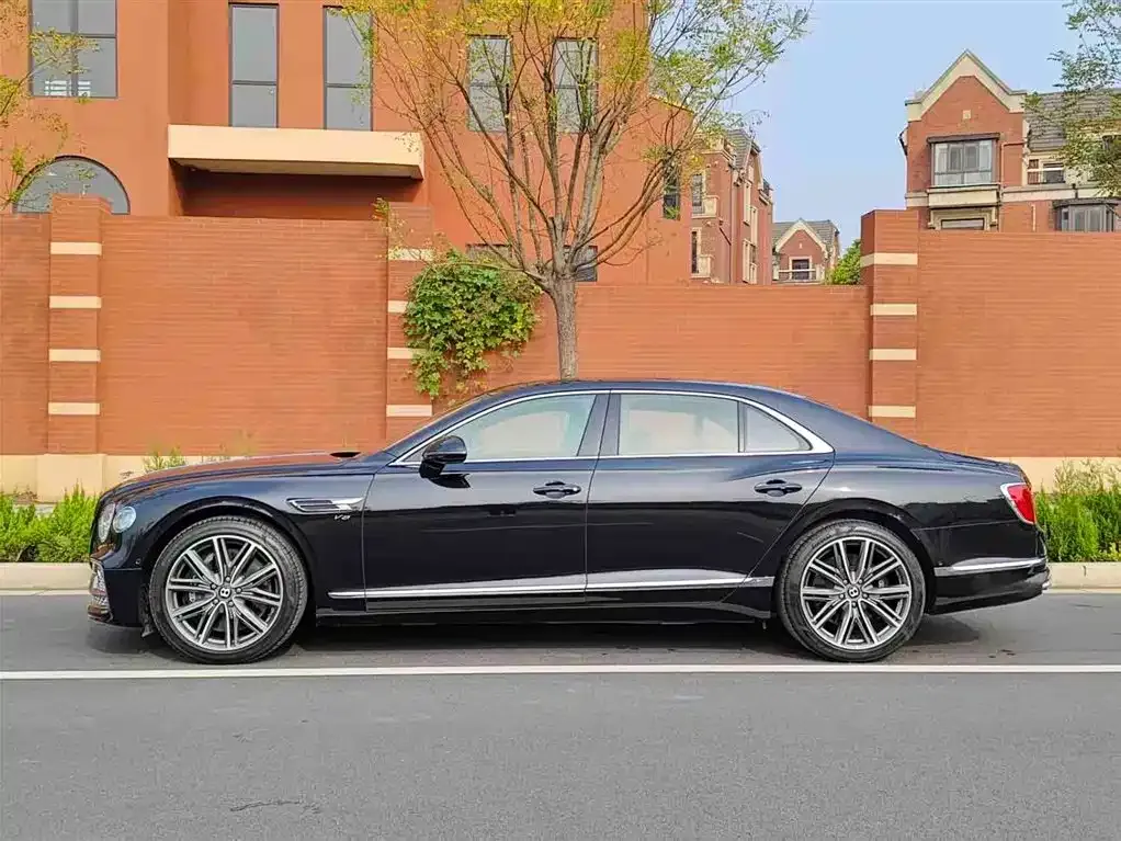 Bentley Flying Spur — фото 7