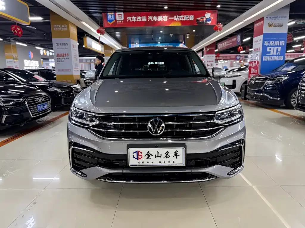 Volkswagen Tiguan L — фото 2