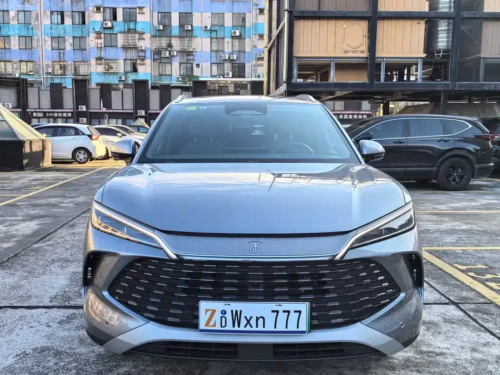 BYD L DM-i — фото 3
