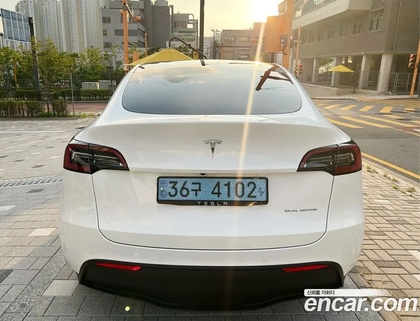 Tesla Model Y — фото 4