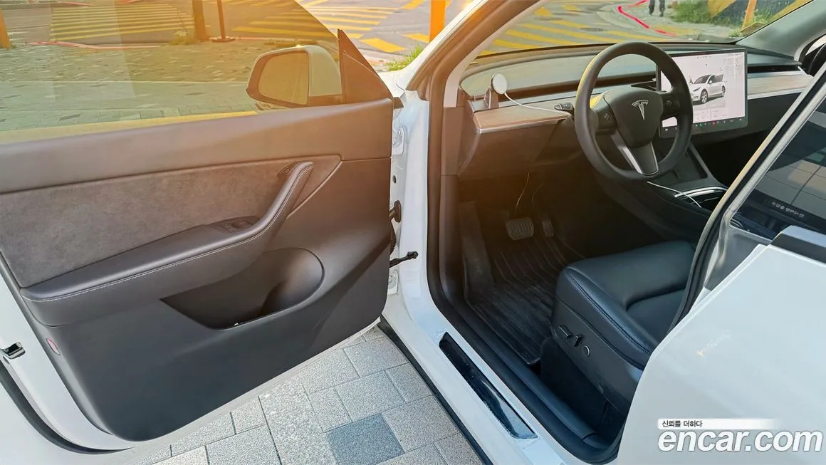 Tesla Model Y — фото 6