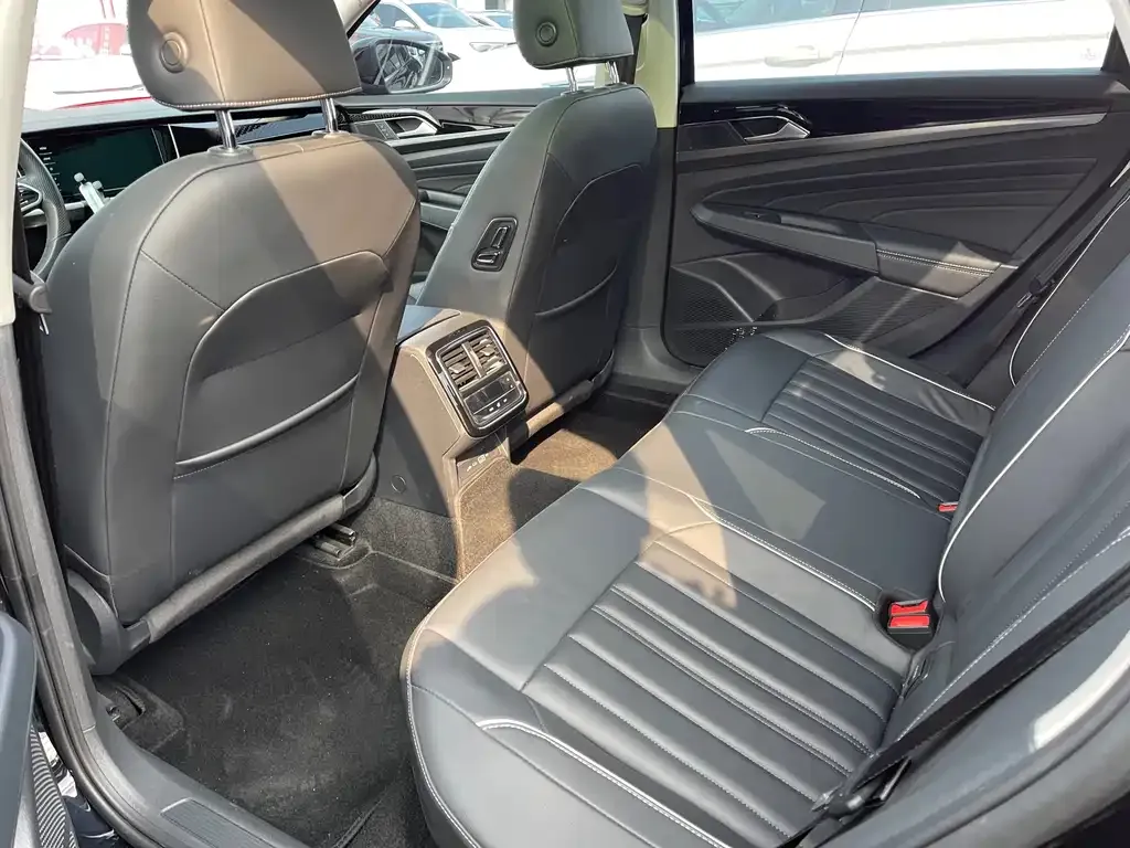 Volkswagen Passat — фото 5